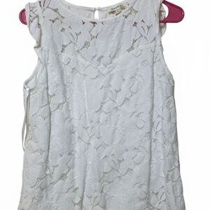 Elegant White Lace Sleeveless Blouse